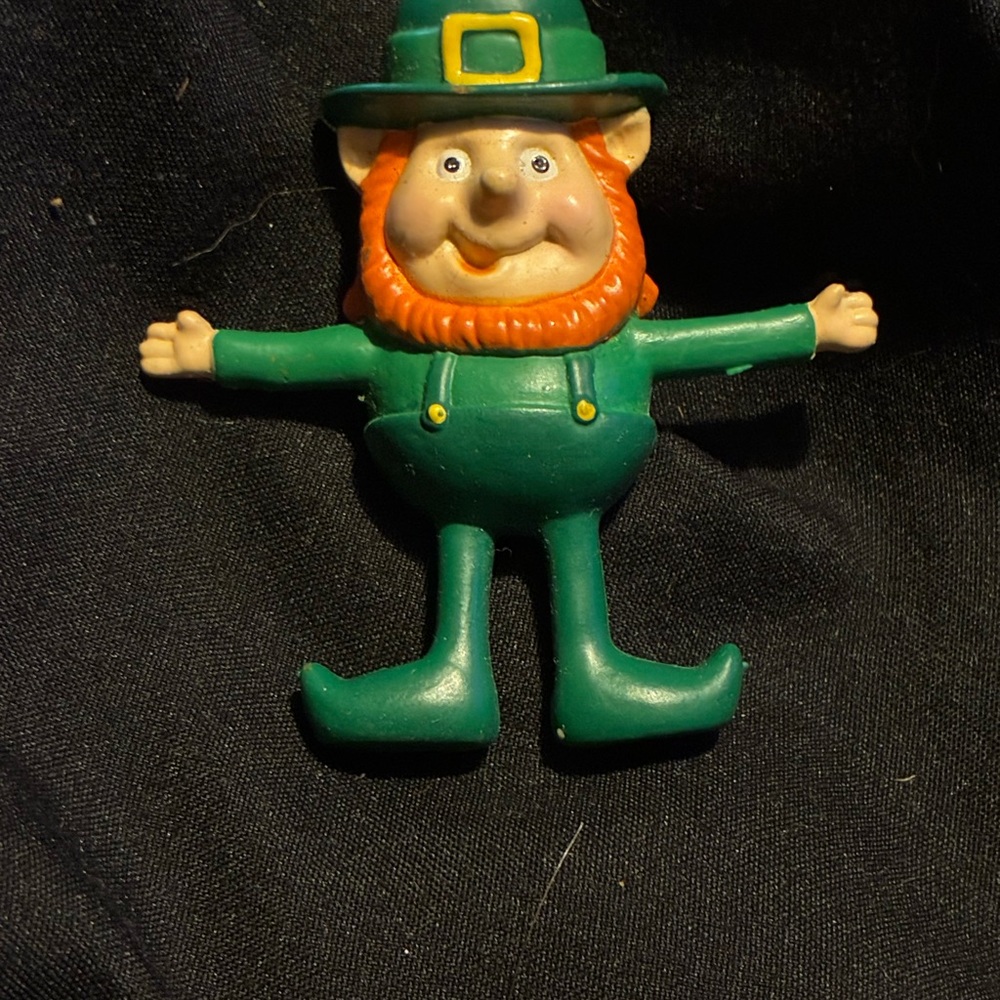 Vintage St Patrick Leprechaun Gibson Greetings Pin ~ Happy St Patrick’s Day🍀